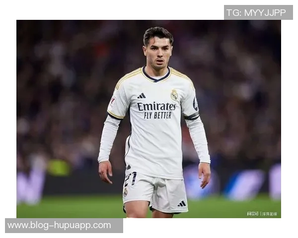 皇马关注24岁摩洛哥中场艾纳维球员目前效力于罗马